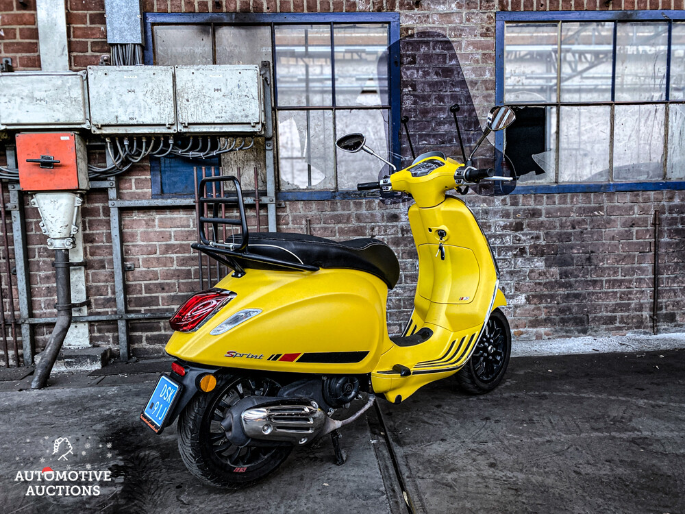 Piaggio Vespa Sprint 4T Notte Yellow Mustache Scooter Exclusive Color 2019, DSK-91-J