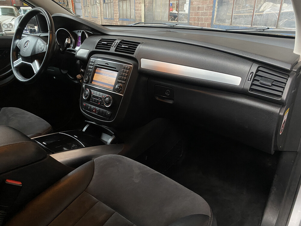 Mercedes-Benz R320 CDI Long 4Matic R-Class 225hp 2008 7-Person, 68-HPG-5