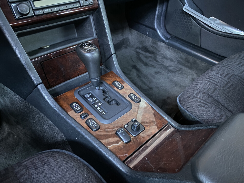 Mercedes-Benz C180 Sport 122hp 1998 C-class, R-234-LL