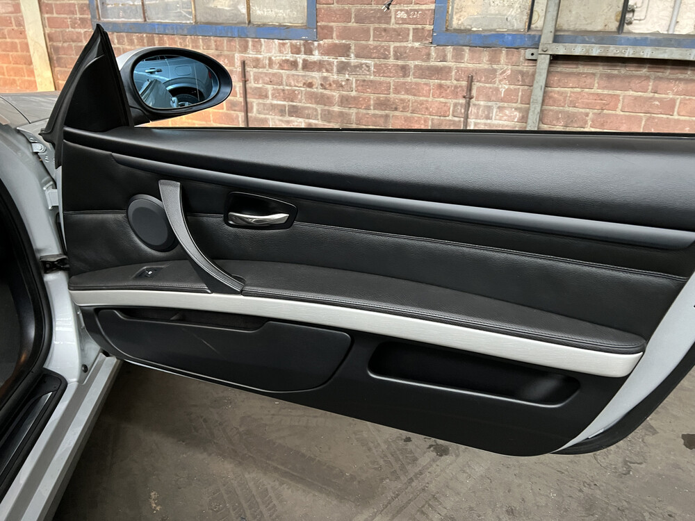 BMW 320i Cabriolet 3 Series 170hp 2008, G-542-RS