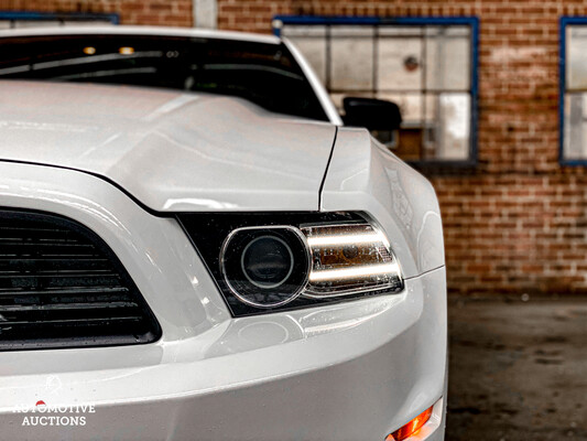 Ford Mustang V6 3.7L 305pk 2013