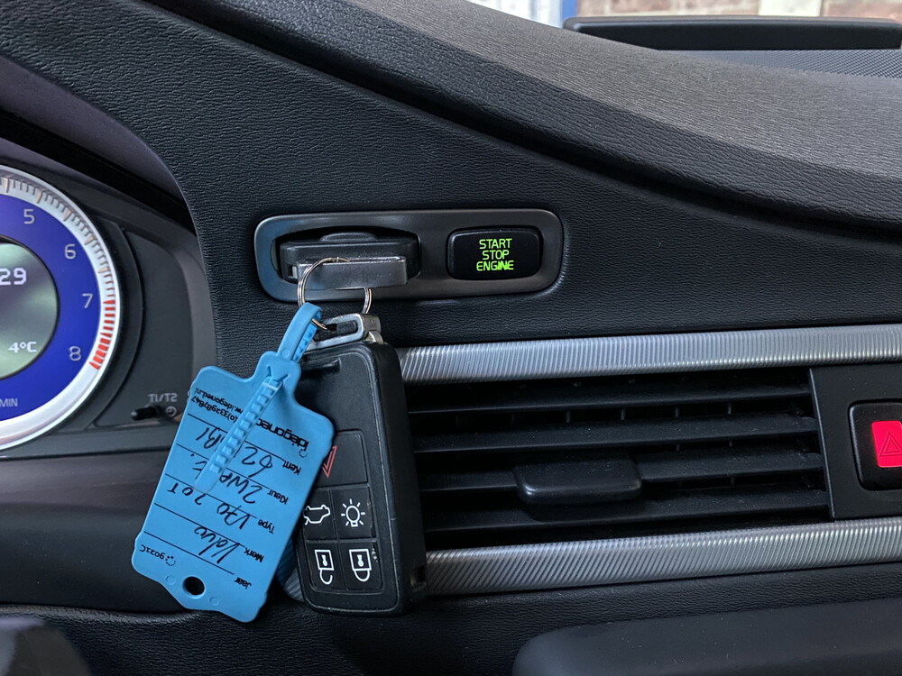 Volvo V70 R-Edition 203hp 2011 -Orig NL-, 62-PBB-1