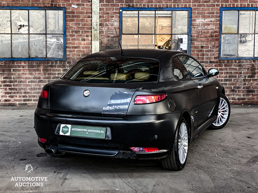 Alfa Romeo GT 2.0 JTS Disegno Bertone 166hp 2005 -Orig. NL-, 82-RK-VF