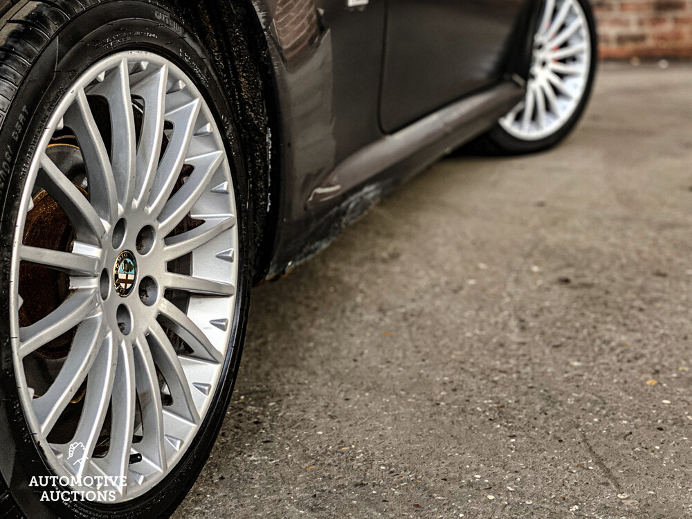 Alfa Romeo GT 2.0 JTS Disegno Bertone 166hp 2005 -Orig. NL-, 82-RK-VF