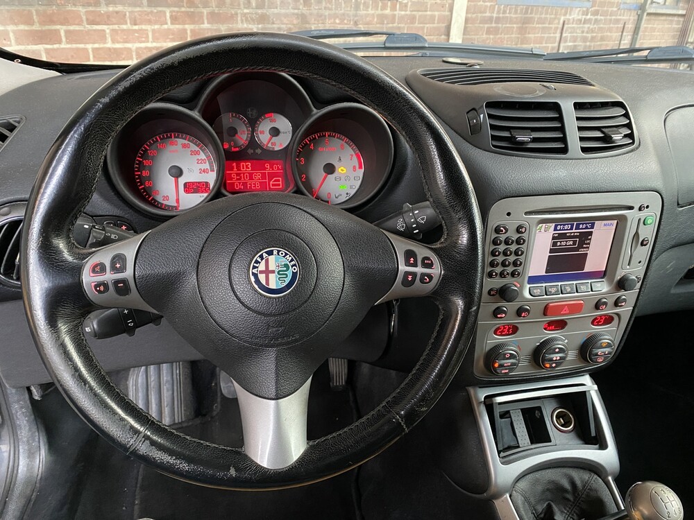 Alfa Romeo GT 2.0 JTS Disegno Bertone 166hp 2005 -Orig. NL-, 82-RK-VF