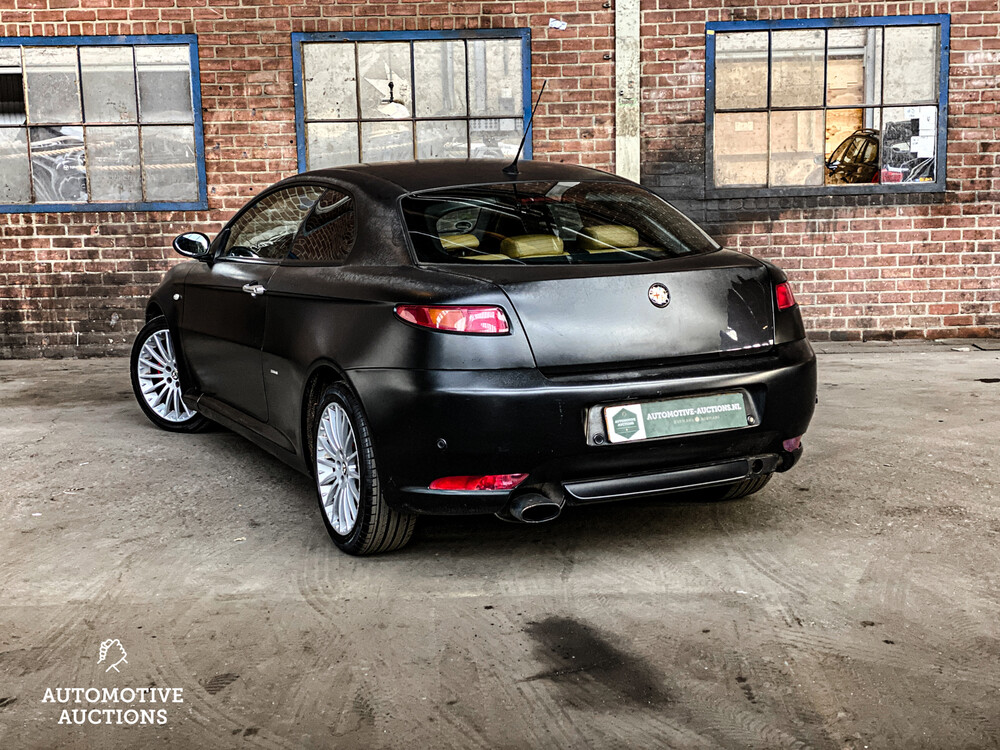 Alfa Romeo GT 2.0 JTS Disegno Bertone 166hp 2005 -Orig. NL-, 82-RK-VF