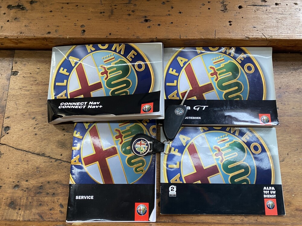 Alfa Romeo GT 2.0 JTS Disegno Bertone 166hp 2005 -Orig. NL-, 82-RK-VF
