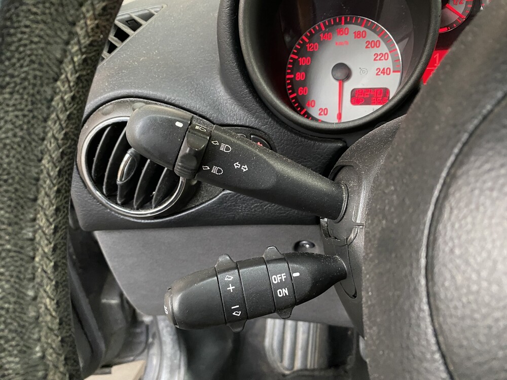 Alfa Romeo GT 2.0 JTS Disegno Bertone 166hp 2005 -Orig. NL-, 82-RK-VF