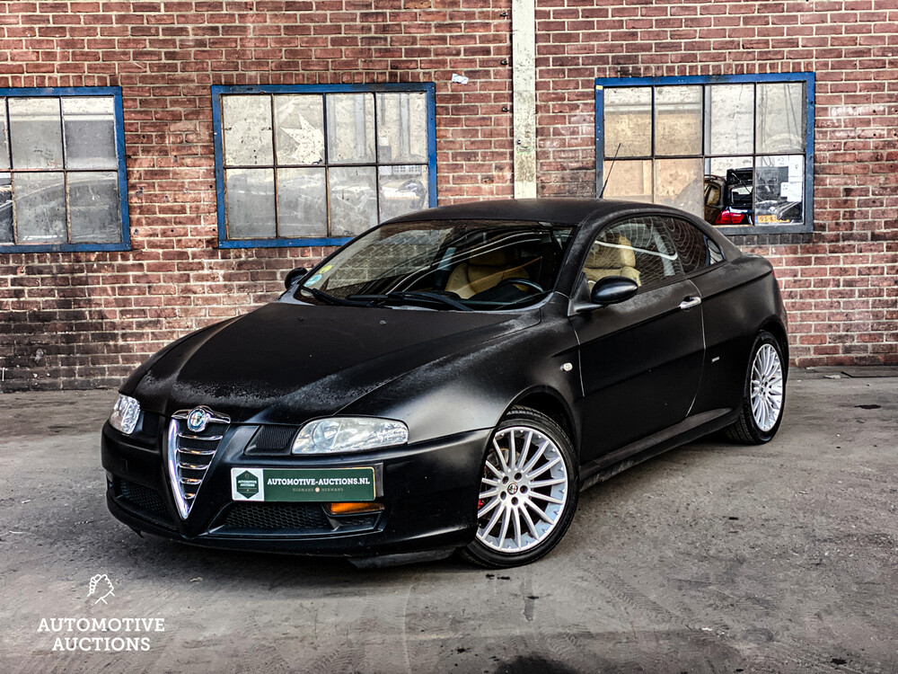 Alfa Romeo GT 2.0 JTS Disegno Bertone 166hp 2005 -Orig. NL-, 82-RK-VF