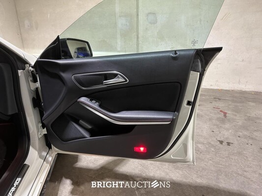 Mercedes-Benz CLA45 AMG 4Matic OrangeArt Edition 381pk 2015 CLA-klasse Shooting Brake, T-450-LK