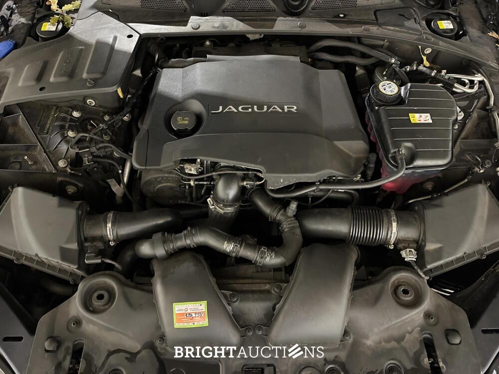 Jaguar XJ 3.0 D Premium Luxury 300hp 2016, RV-612-X