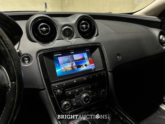 Jaguar XJ 3.0 D Premium Luxury 300hp 2016, RV-612-X