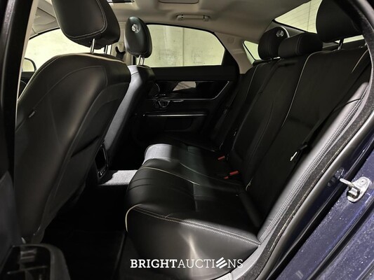 Jaguar XJ 3.0 D Premium Luxury 300hp 2016, RV-612-X