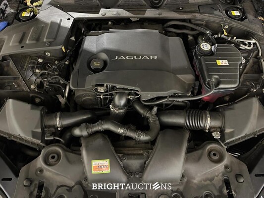 Jaguar XJ 3.0 D Premium Luxury 300hp 2016, RV-612-X