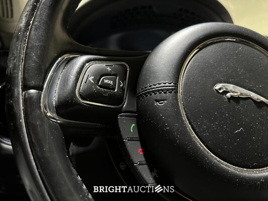 Jaguar XJ 3.0 D Premium Luxury 300hp 2016, RV-612-X