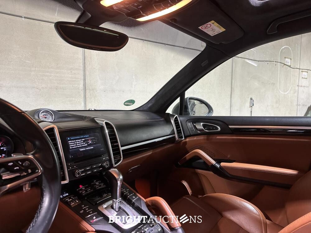 Porsche Cayenne Turbo 4.8 V8 520hp 2017 Sport-Chrono