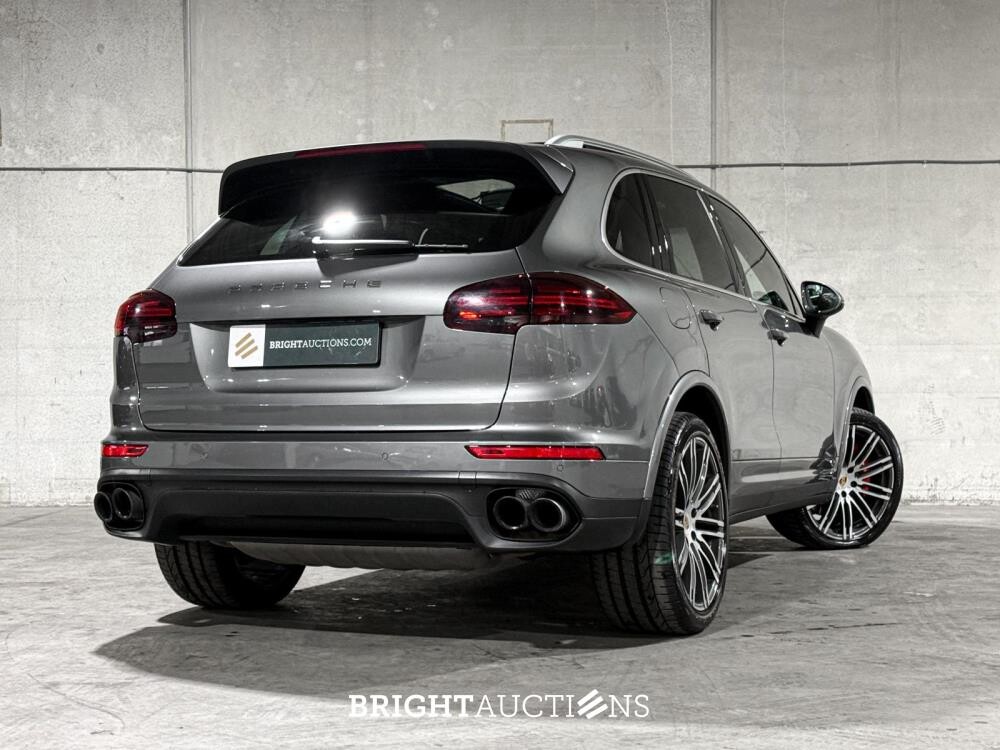 Porsche Cayenne Turbo 4.8 V8 520hp 2017 Sport-Chrono