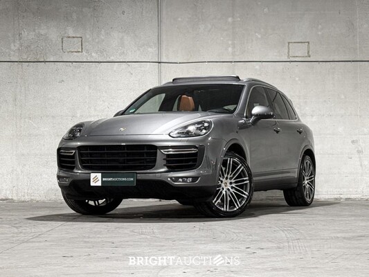 Porsche Cayenne Turbo 4.8 V8 520hp 2017 Sport-Chrono