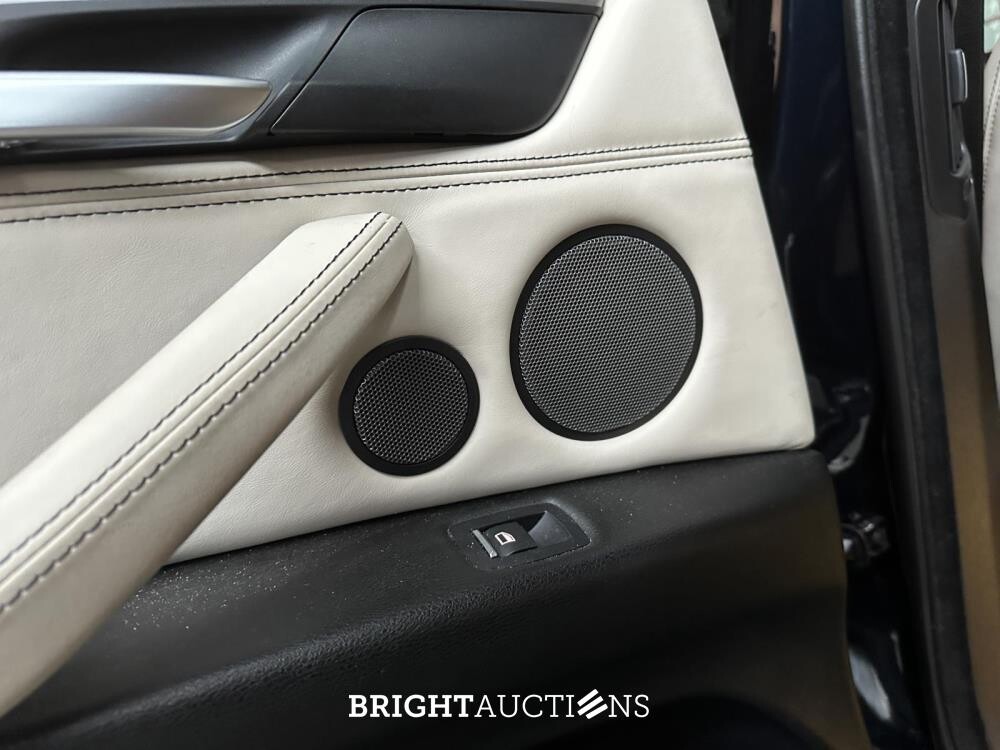 BMW X5 xDrive50i High Executive V8 449pk 2016 (Origineel-NL), KP-686-H