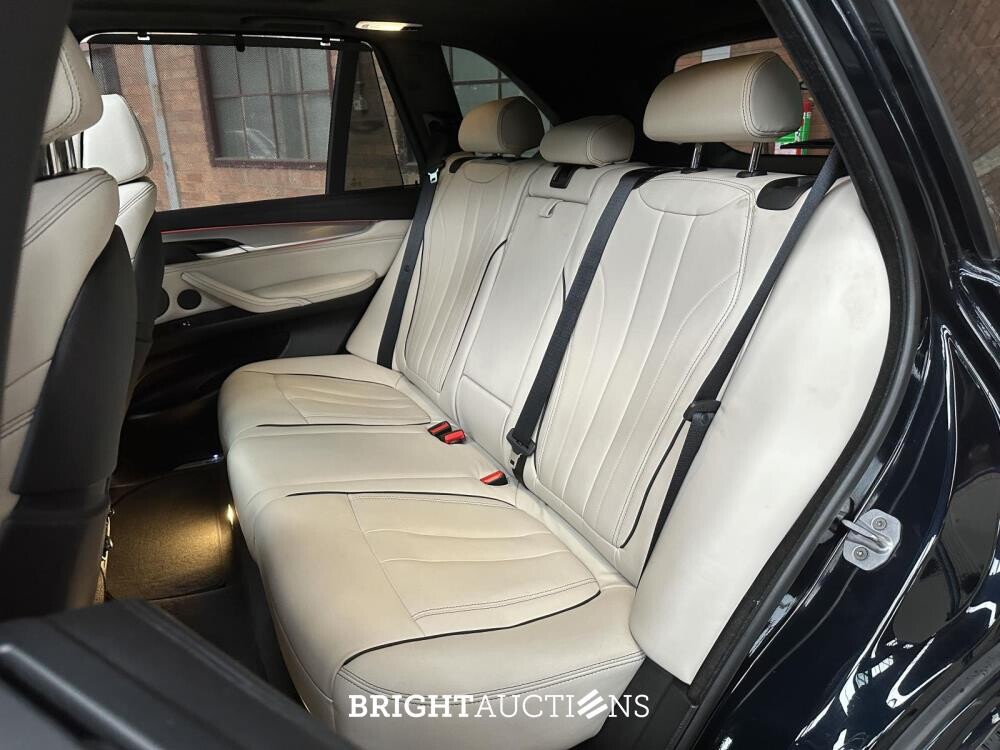 BMW X5 xDrive50i High Executive V8 449pk 2016 (Origineel-NL), KP-686-H