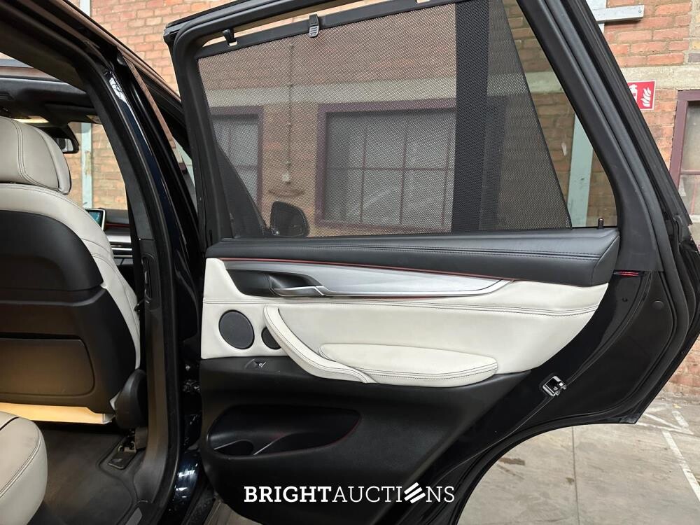 BMW X5 xDrive50i High Executive V8 449pk 2016 (Origineel-NL), KP-686-H