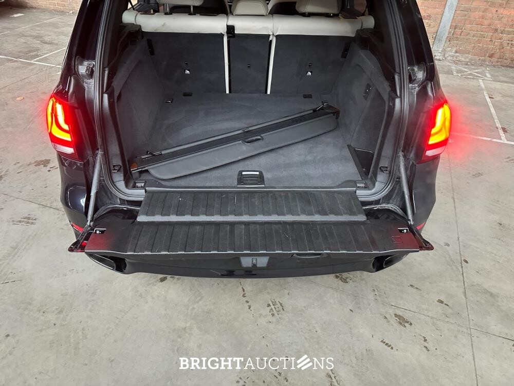 BMW X5 xDrive50i High Executive V8 449pk 2016 (Origineel-NL), KP-686-H