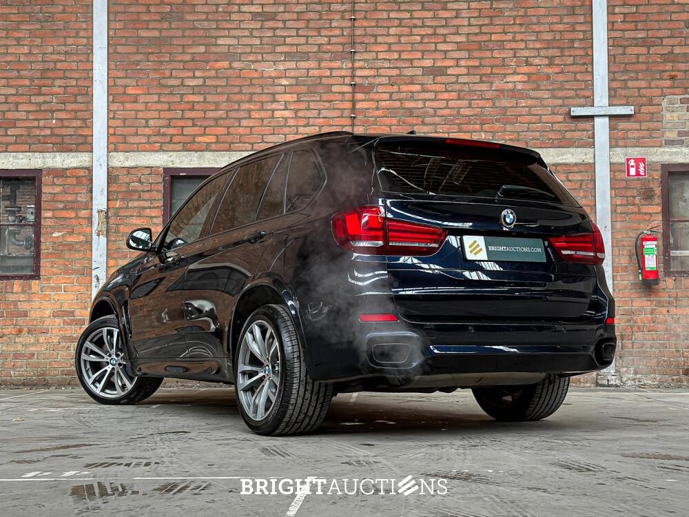 BMW X5 xDrive50i High Executive V8 449pk 2016 (Origineel-NL), KP-686-H