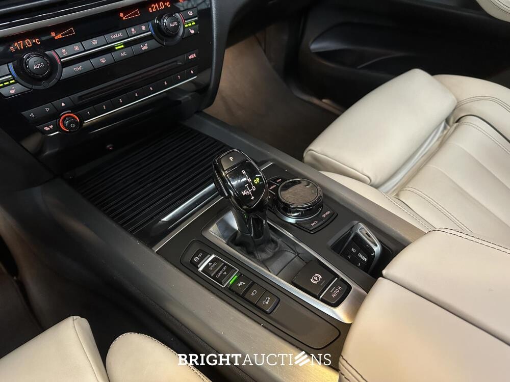 BMW X5 xDrive50i High Executive V8 449pk 2016 (Origineel-NL), KP-686-H