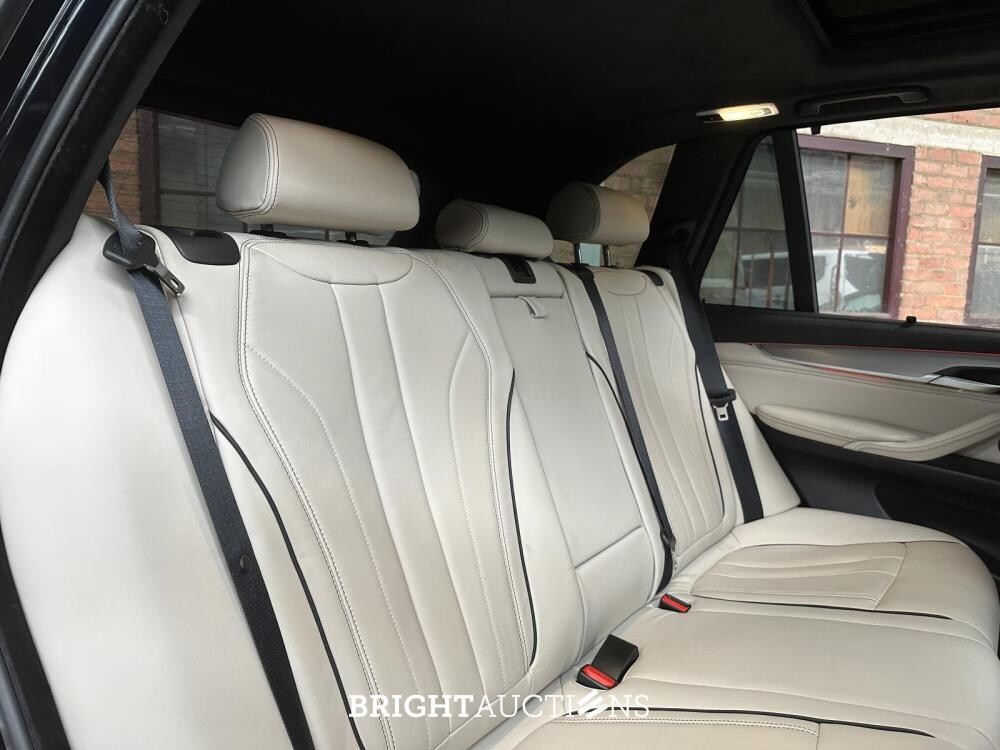 BMW X5 xDrive50i High Executive V8 449pk 2016 (Origineel-NL), KP-686-H