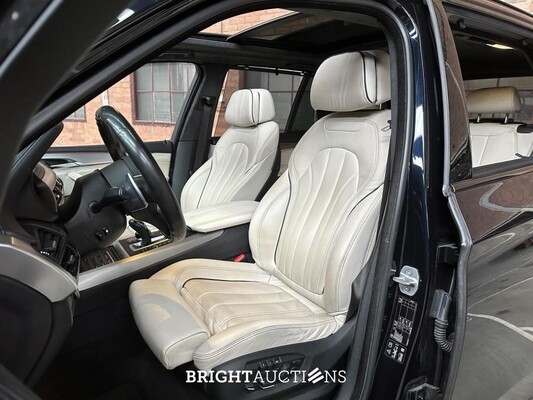 BMW X5 xDrive50i High Executive V8 449pk 2016 (Origineel-NL), KP-686-H