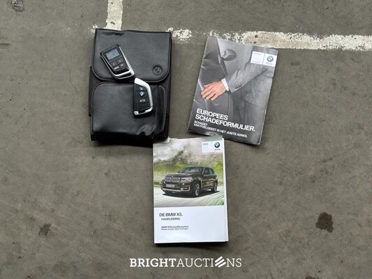 BMW X5 xDrive50i High Executive V8 449pk 2016 (Origineel-NL), KP-686-H