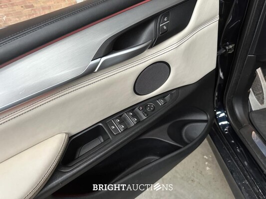 BMW X5 xDrive50i High Executive V8 449pk 2016 (Origineel-NL), KP-686-H