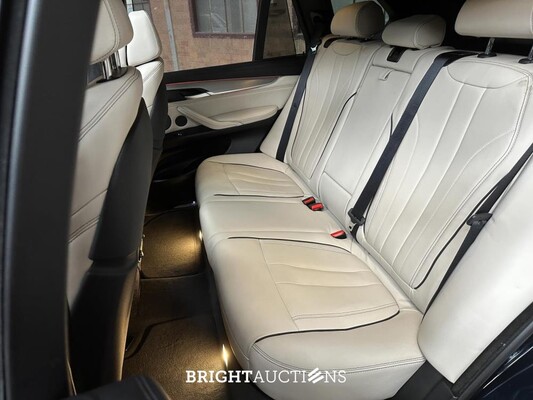 BMW X5 xDrive50i High Executive V8 449pk 2016 (Origineel-NL), KP-686-H