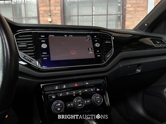 Volkswagen T-Roc R 2.0 TSI 4Motion -AKRAPOVIC- 300hp 2020