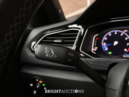 Volkswagen T-Roc R 2.0 TSI 4Motion -AKRAPOVIC- 300hp 2020