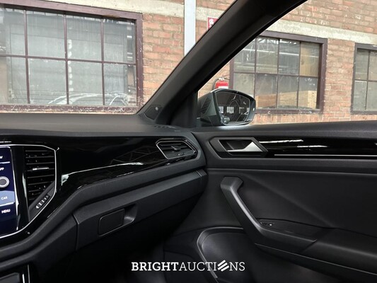 Volkswagen T-Roc R 2.0 TSI 4Motion -AKRAPOVIC- 300hp 2020
