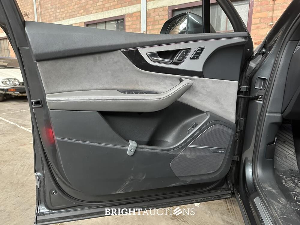 Audi Q7 3.0 TDI V6 e-tron Quattro Sport 373hp 2016 S-Line (Original-NL), KT-961-N