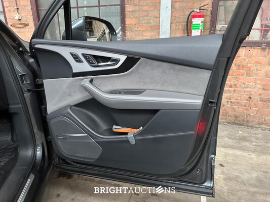 Audi Q7 3.0 TDI V6 e-tron Quattro Sport 373hp 2016 S-Line (Original-NL), KT-961-N