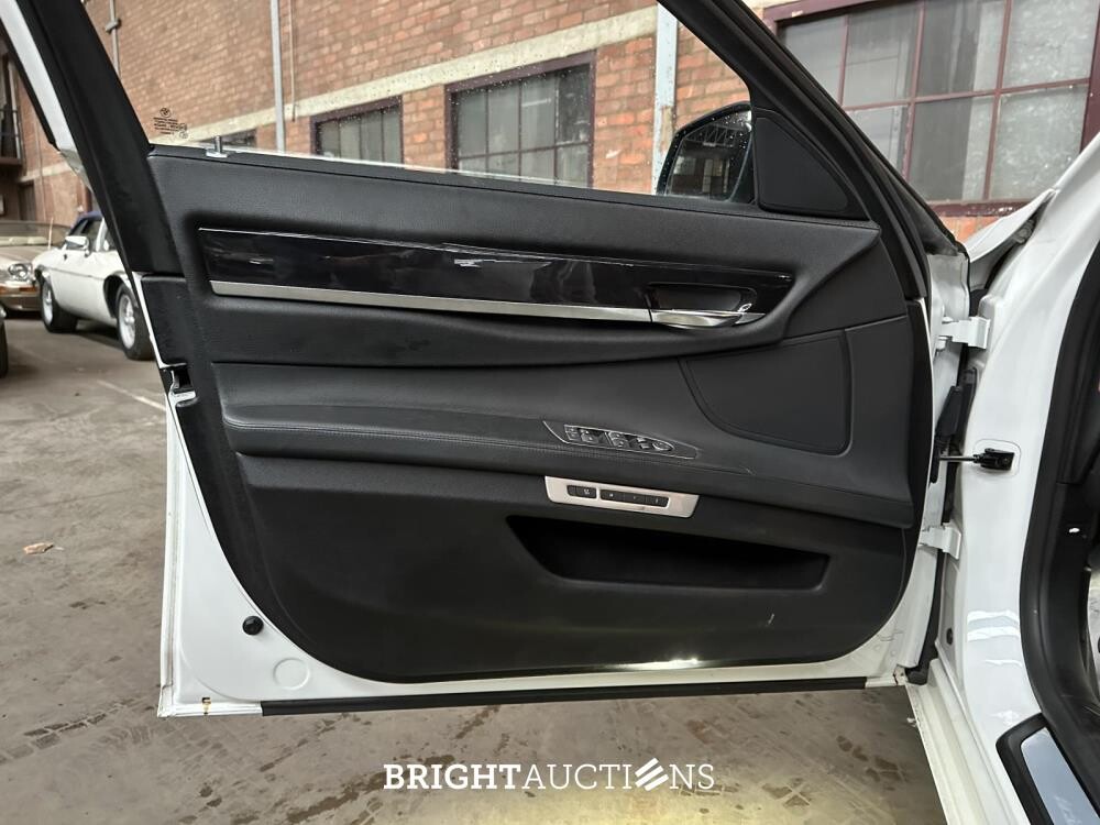 BMW ActiveHybrid7 F04 4.4 V8 465hp 2011 F04 Youngtimer