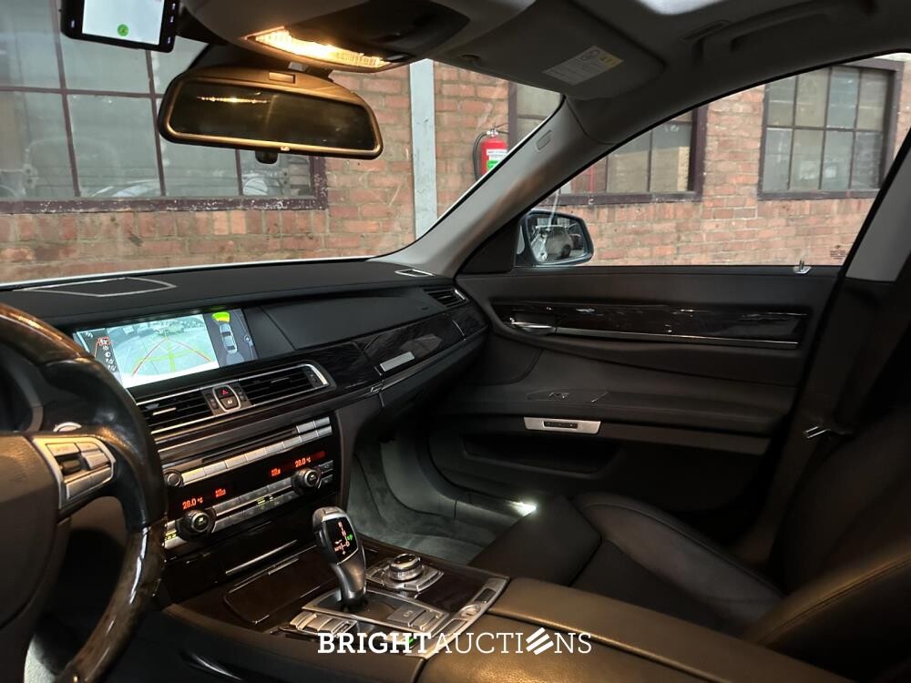 BMW ActiveHybrid7 F04 4.4 V8 465hp 2011 F04 Youngtimer