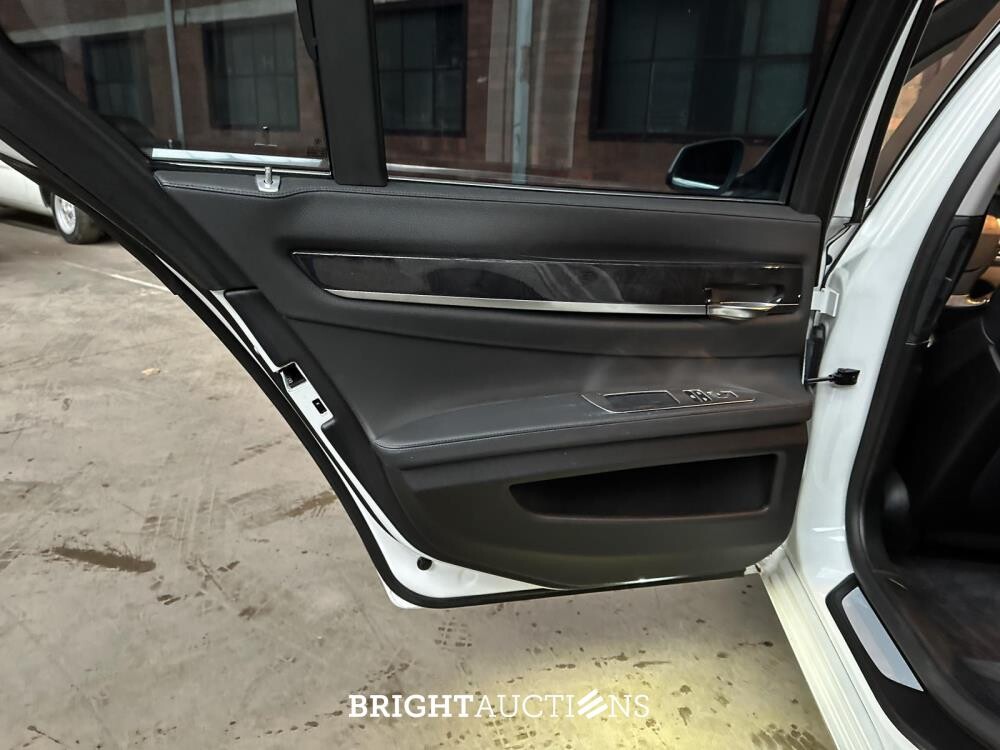 BMW ActiveHybrid7 F04 4.4 V8 465hp 2011 F04 Youngtimer