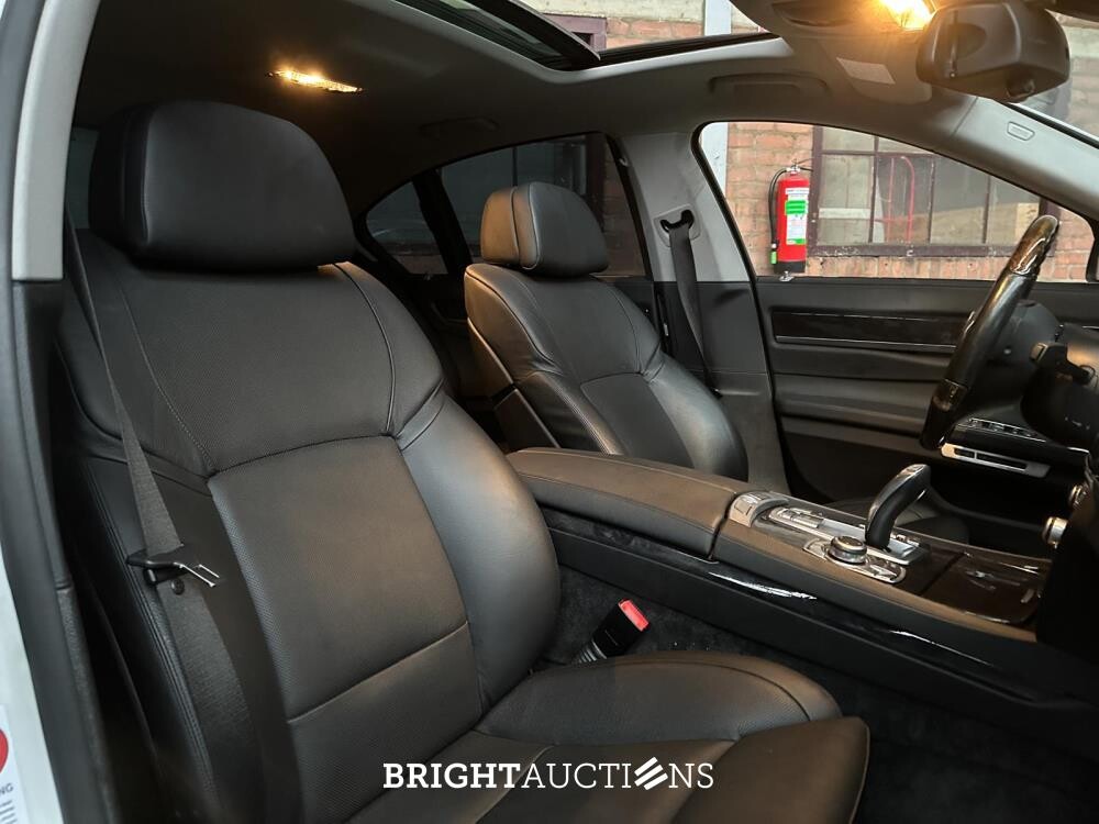 BMW ActiveHybrid7 F04 4.4 V8 465hp 2011 F04 Youngtimer