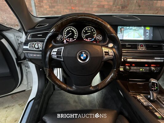 BMW ActiveHybrid7 F04 4.4 V8 465hp 2011 F04 Youngtimer