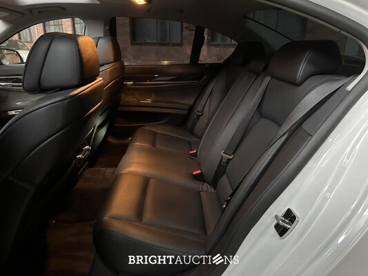 BMW ActiveHybrid7 F04 4.4 V8 465hp 2011 F04 Youngtimer