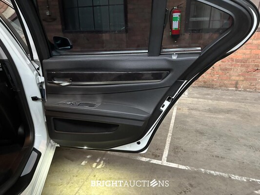 BMW ActiveHybrid7 F04 4.4 V8 465hp 2011 F04 Youngtimer