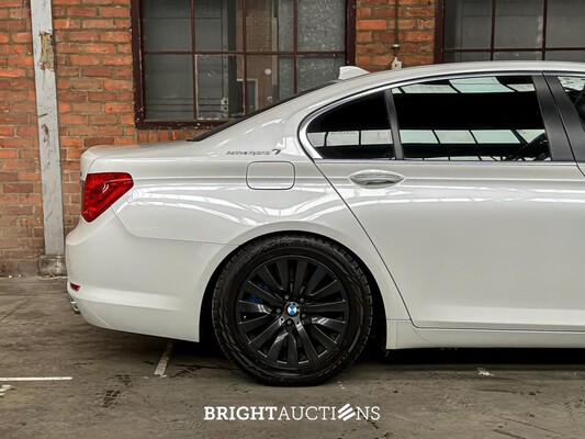 BMW ActiveHybrid7 F04 4.4 V8 465hp 2011 F04 Youngtimer