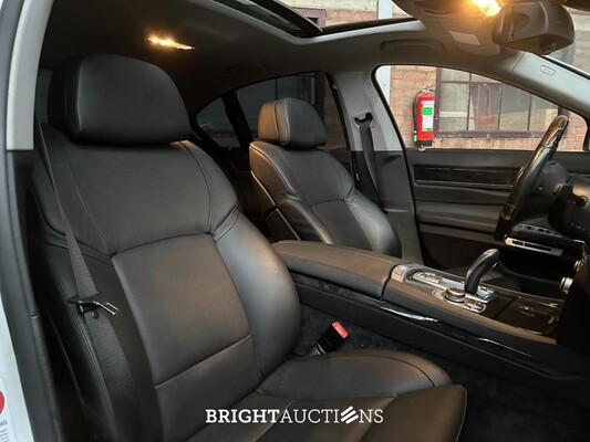 BMW ActiveHybrid7 F04 4.4 V8 465hp 2011 F04 Youngtimer