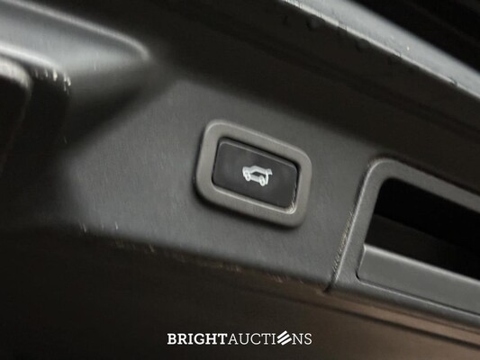 Land Rover Range Rover Velar 2.0 P400e R-Dynamic HSE 300hp 2021 (Original-NL), L-870-KS