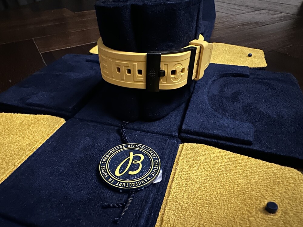 Breitling Endurance Pro 44m