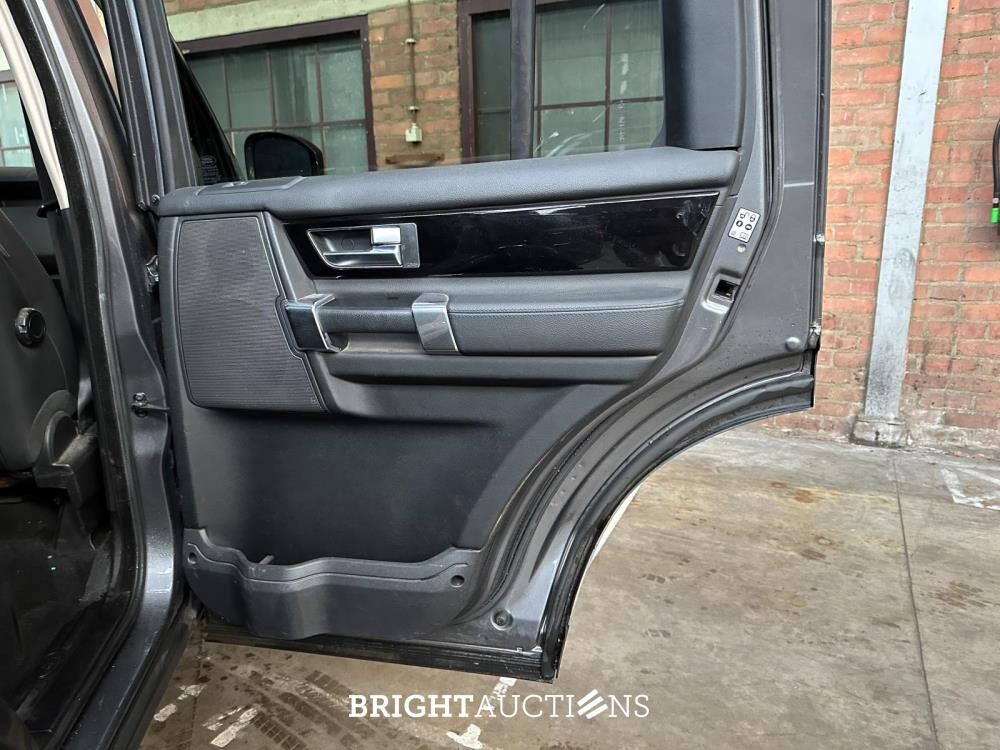 Land Rover Discovery 4 3.0 SDV6 SE HSE 256hp 2015, VNJ-87-T